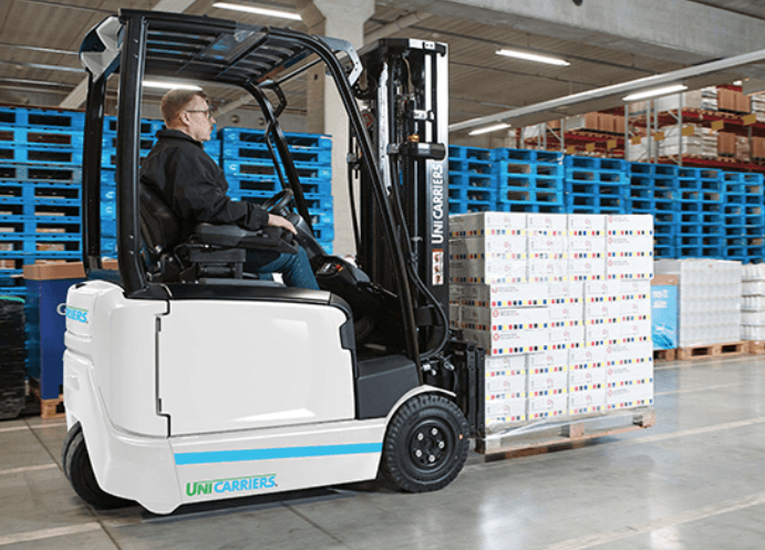 UniCarrier Forklift moving material 