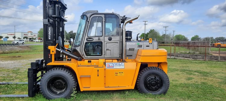 New Hyundai 110D-9 24,000 LBS Capacity Diesel Forklift